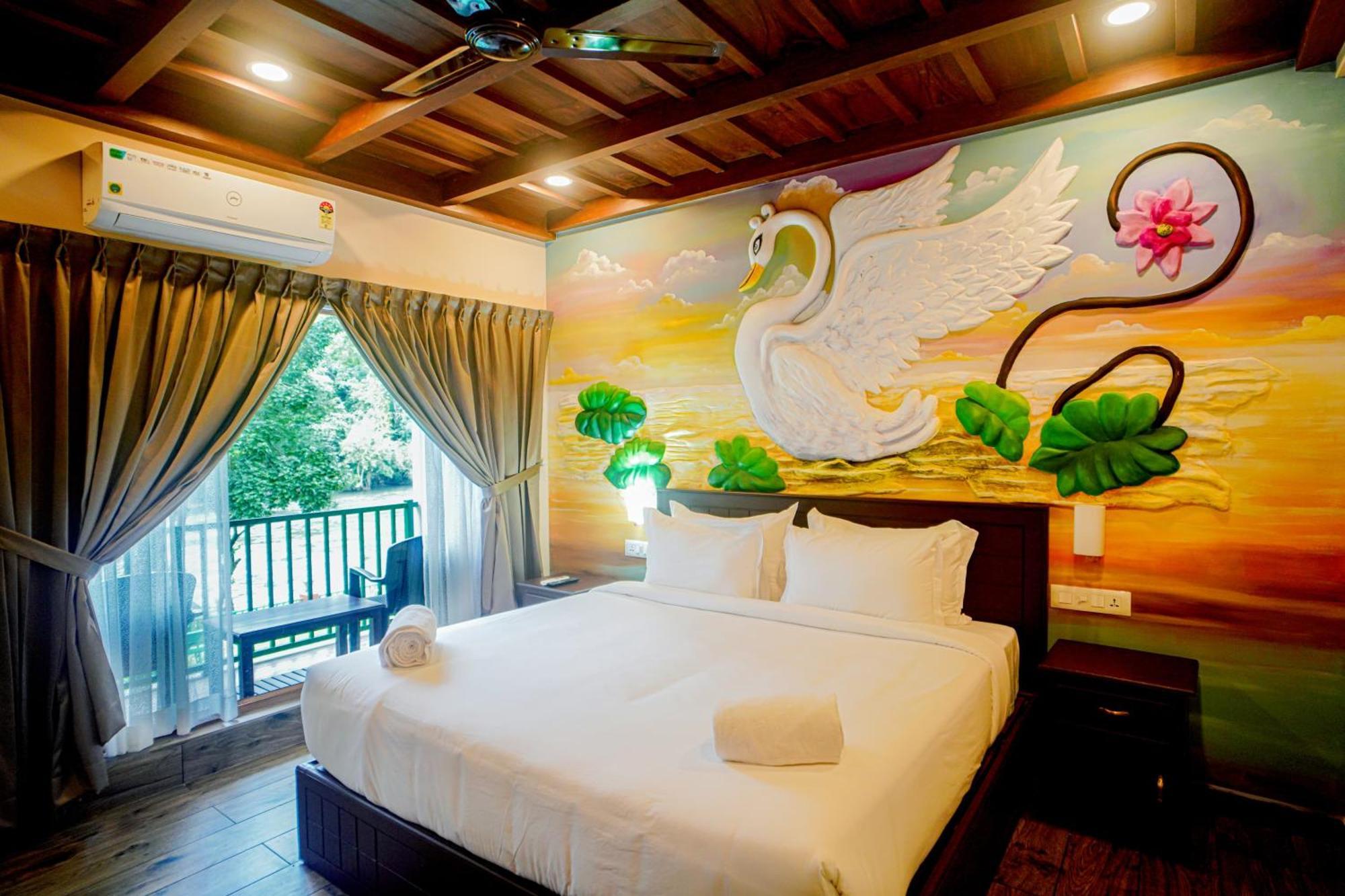 Falcon Riverview Resorts Kuttampuzha エクステリア 写真