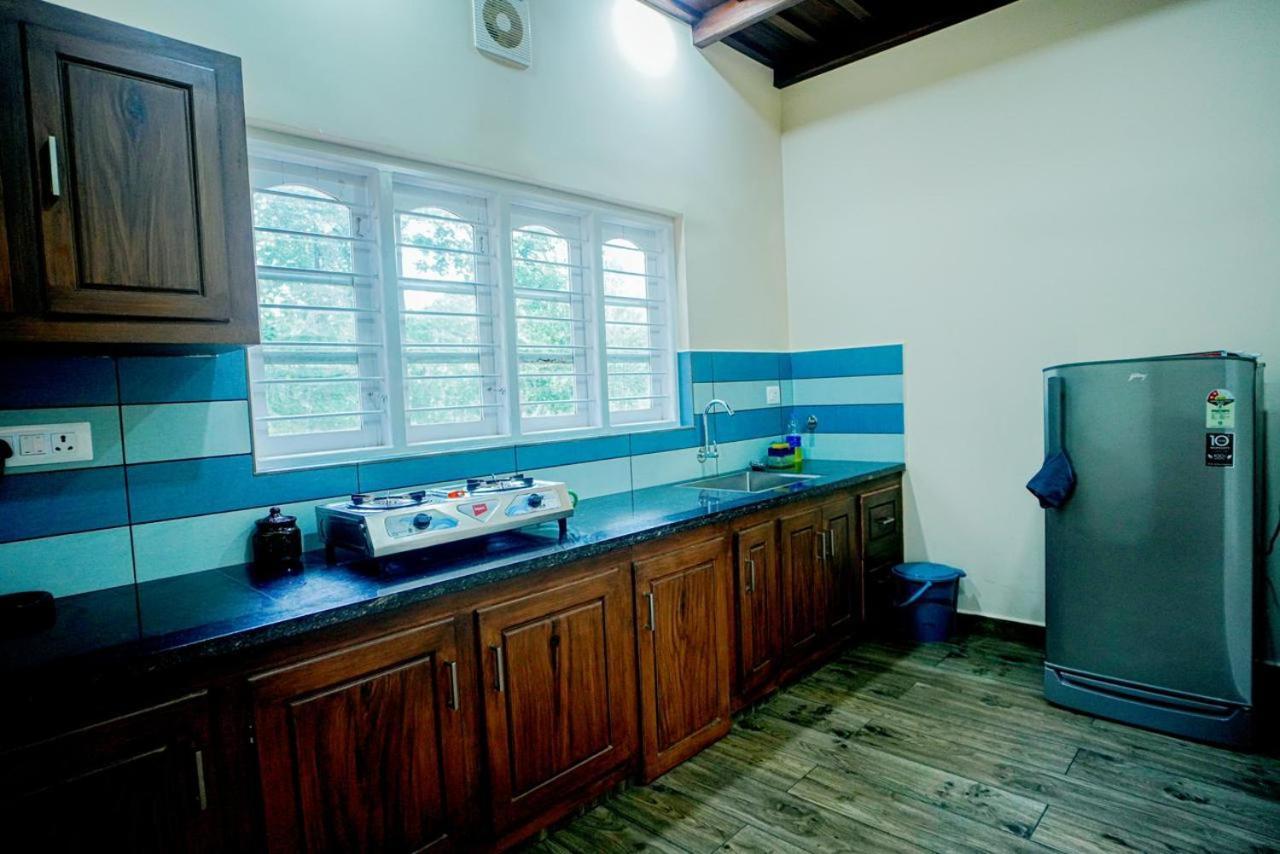 Falcon Riverview Resorts Kuttampuzha エクステリア 写真