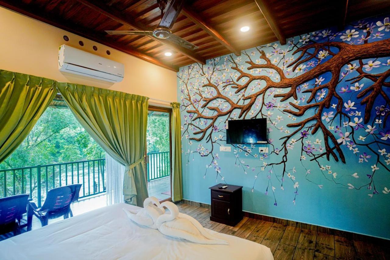 Falcon Riverview Resorts Kuttampuzha エクステリア 写真