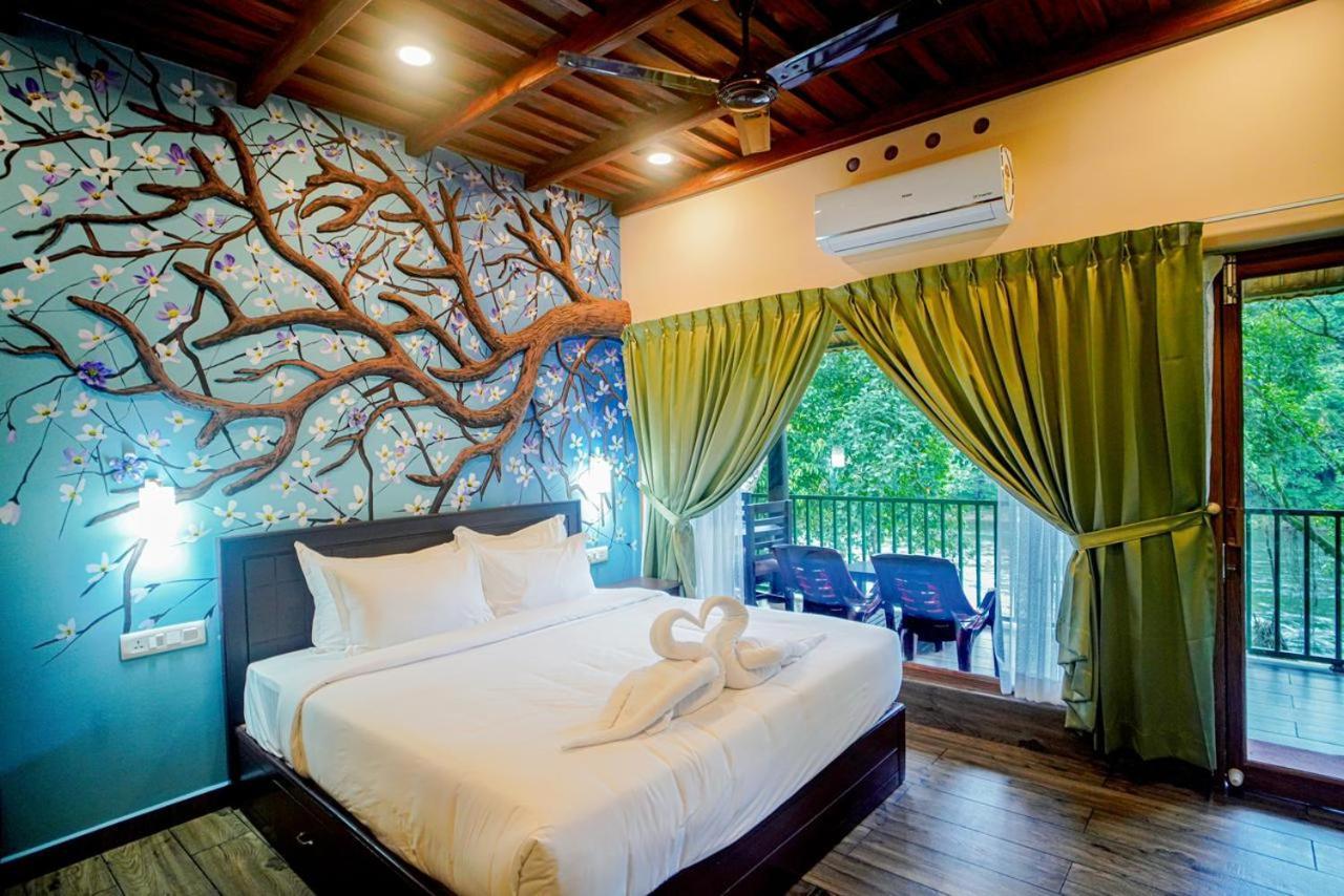 Falcon Riverview Resorts Kuttampuzha エクステリア 写真