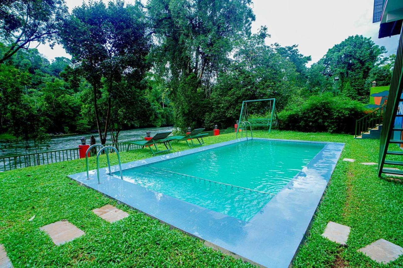 Falcon Riverview Resorts Kuttampuzha エクステリア 写真