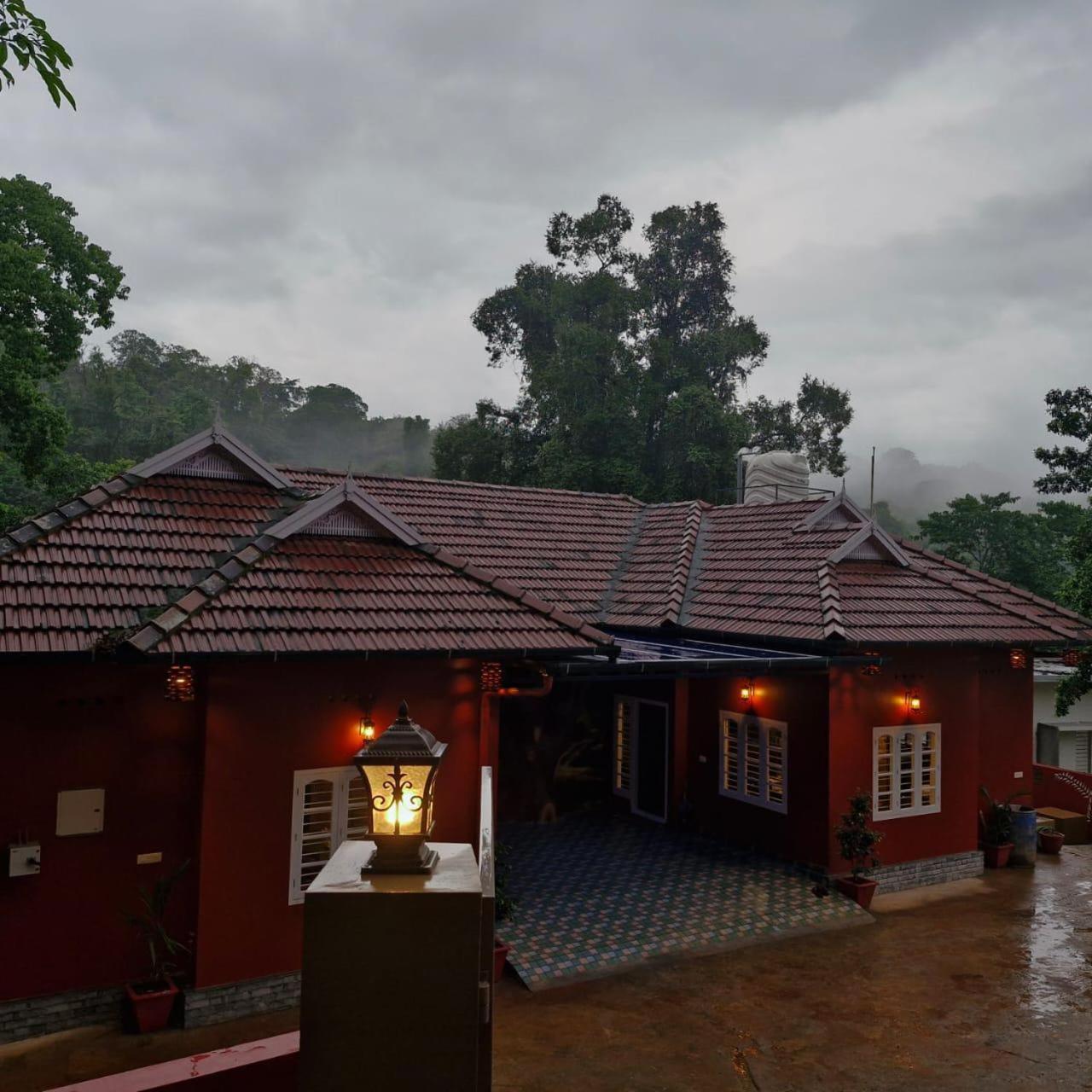 Falcon Riverview Resorts Kuttampuzha エクステリア 写真